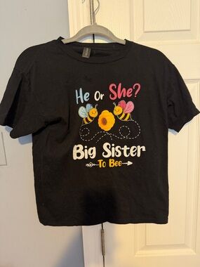 Big Sister To Bee Kids Graphic Tee - Black